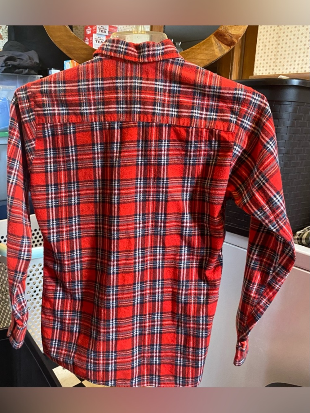 Men's Red Plaid Flannel Shirt - Classic Button-Up Size Small - Picture 4 of 8